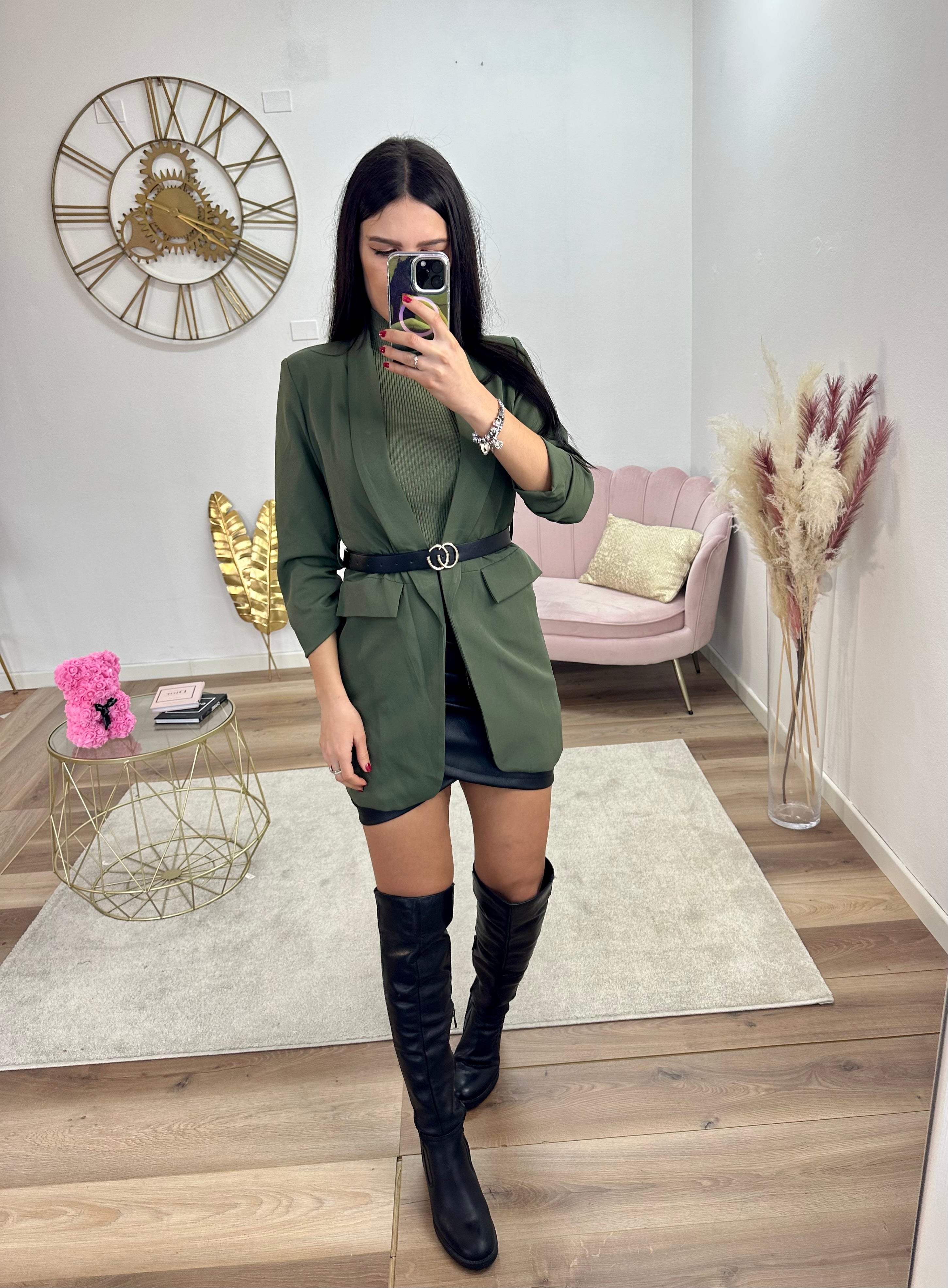 Blazer lungo verde con cintura